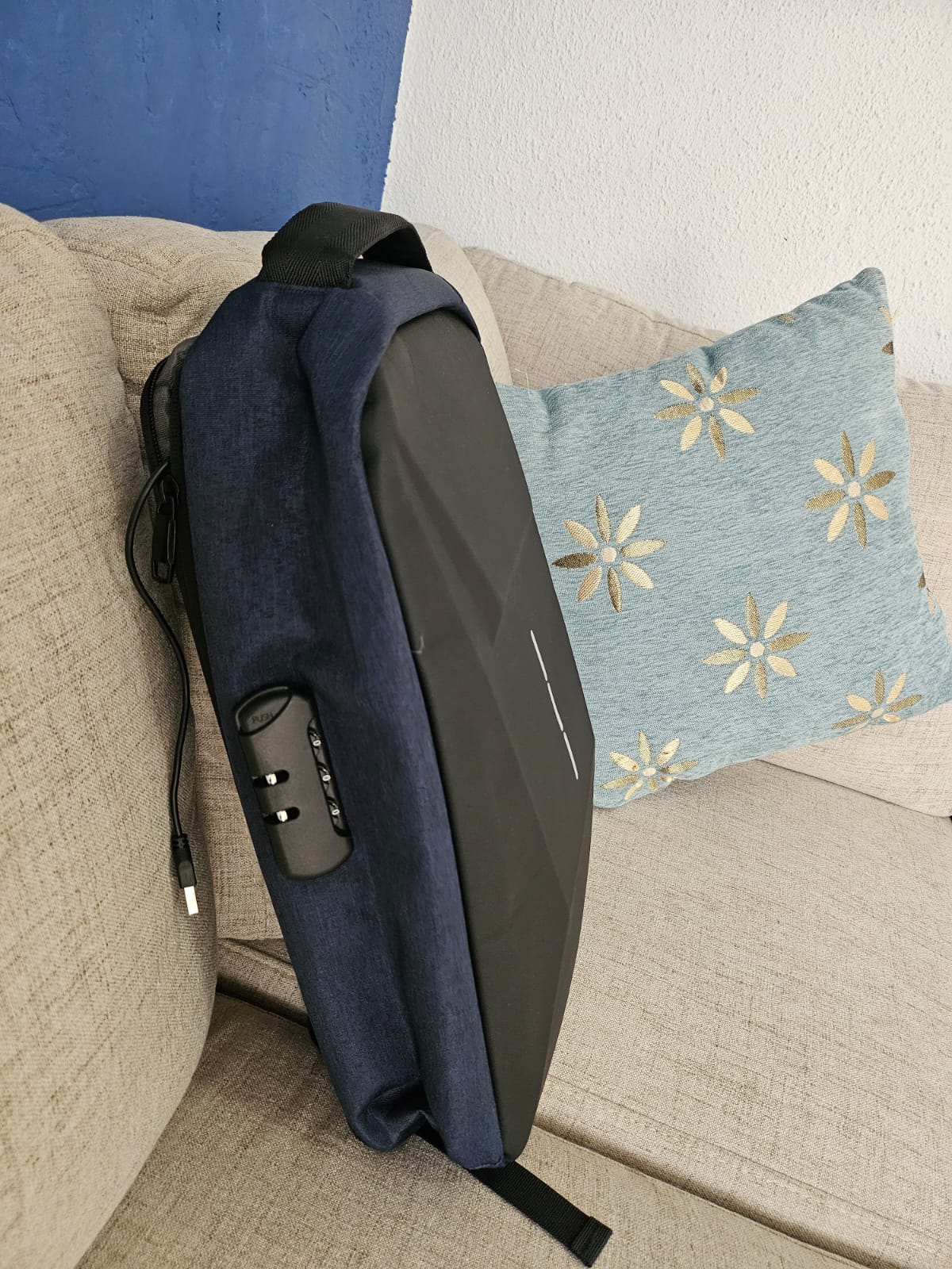 Mochila antirrobo para portátil con carga USB compatible con portátil de 15.6 pulgadas con bloqueo incluido